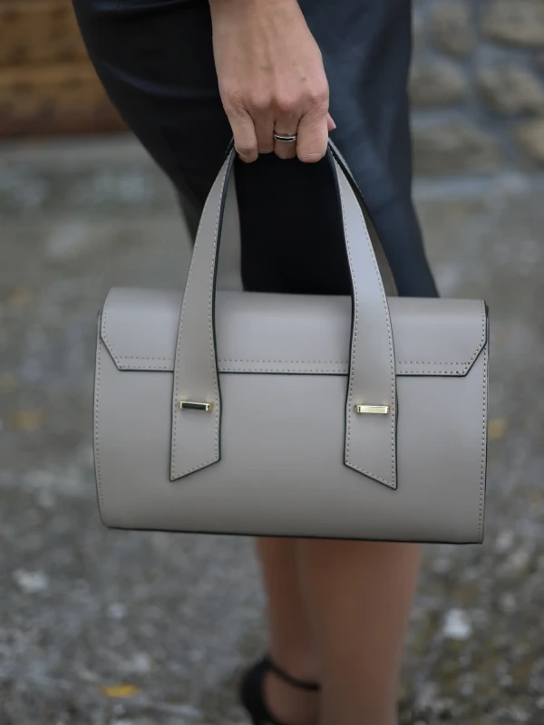 Сумка класична з натуральної шкіри 